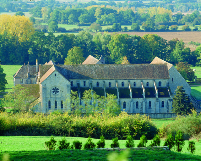 Abbaye de Noirlac dans son paysage