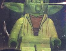 Maître Yoda en holographie couleur sur plaque de verre